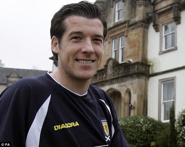 article-2527318-0253CDBF0000044D-724_634x506